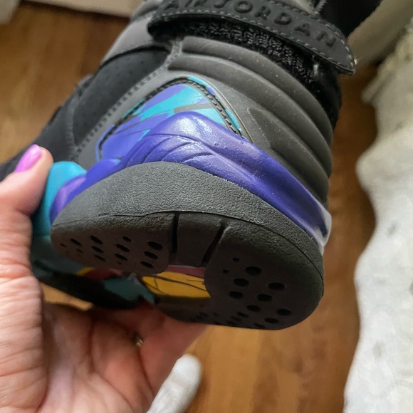 Retro Aqua Air Jordan 8s. “Big Kids” size 4.5. Comes in original box. Like new! - Picture 7 of 8